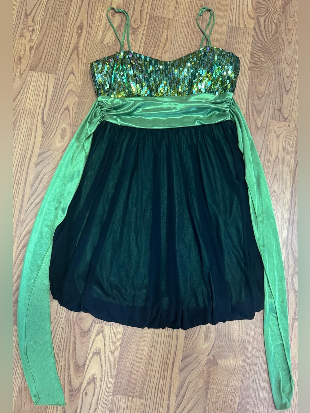 ❤️ Size Medium Green Sequin Bodice Black Tulle Party Prom Dress Flaw (B10)